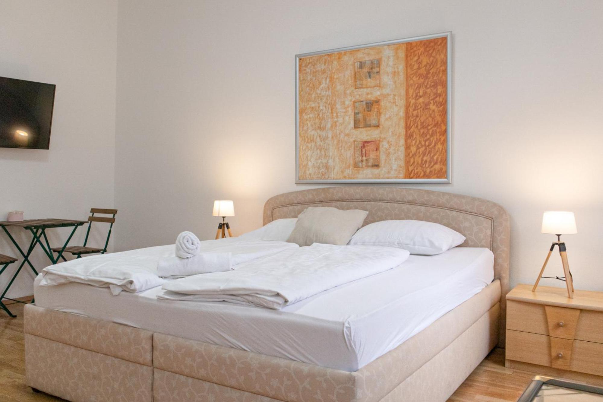 Budget City Stay - Near Wiener Stadthalle Ideal For Longstays Екстер'єр фото