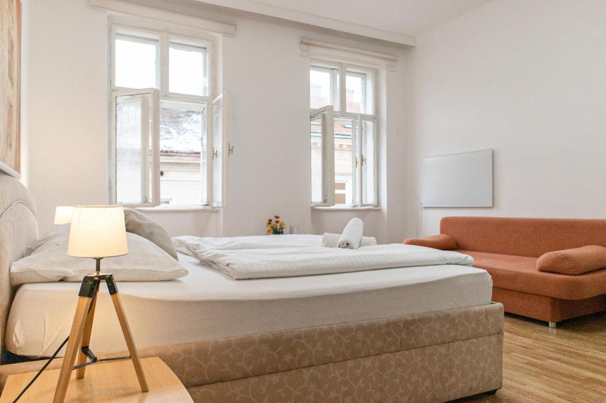 Budget City Stay - Near Wiener Stadthalle Ideal For Longstays Екстер'єр фото